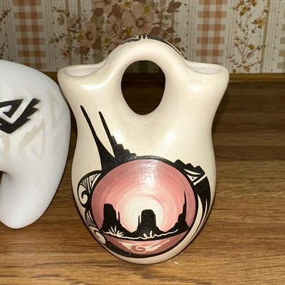 32 LOT 3 PIECES SMALL ART POTTERY BEAR DOUBLE SPOUT SUN ROSE
