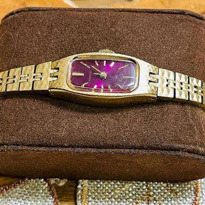 35 VINTAGE LADIES SEIKO WRIST WATCH PURPLE DIAL NOT RUNNING