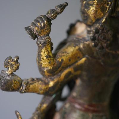 ANTIQUE BRONZE / GOLD/ TIBETIAN BUDDA SCULPTURE "AVALOKITESHVARA BODHISATTVA" - SIGNED ON BASE