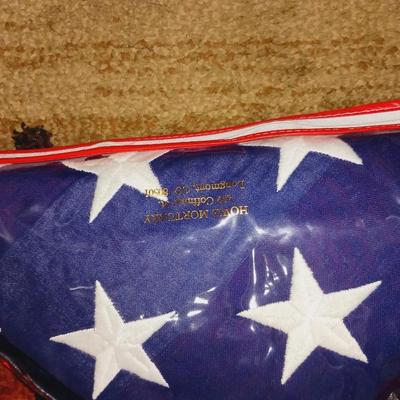 CLOTH US FLAG IN PROTECTIVE BAG