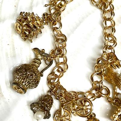 40 VINTAGE GOLD FILLED CHUNKY CHARM BRACELET 9 CHARMS