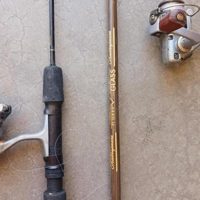 ADULT LIFE VEST, MINNOW BUCKET, NET AND RODS W/REELS