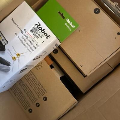 Roomba i7 Plus 7550 Wi-Fi Connected Robotic Vacuum Automatic Dirt Disposal Black