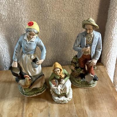 Farmer & Wife 11-1/2" Figurines Farmer w/Shovel & Pipe Wife w/Chickens & Eggs