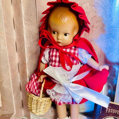 47 PASTSYETTE IN STOYLAND LITTLE RED RIDING HOOD ORIGINAL BOX