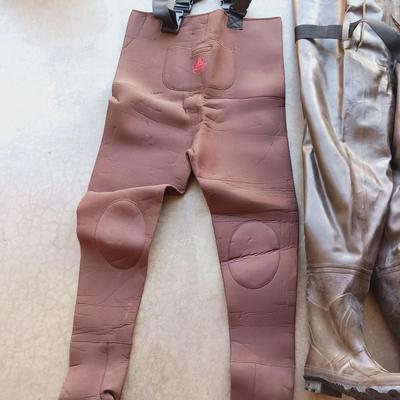 NEOPRENE AND RUBBER WADERS (L)