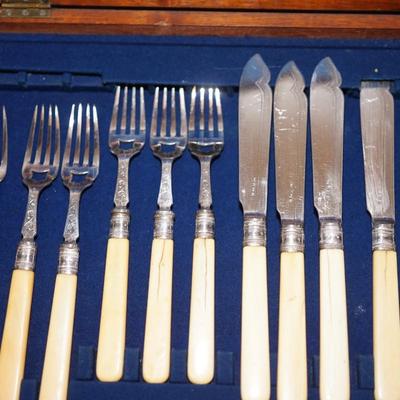 HISTORIC 1860'S SILVER & BONE HANDLED FISH SERVING SET FOR SIX /IN MAHOGANY PRESENTATION BOX