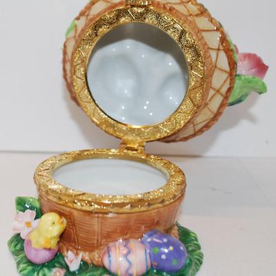 Large Easter Hinged Trinket Basket with Chicks & Eggs & Tulips 6" H