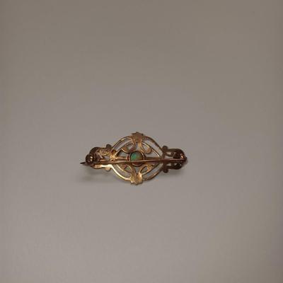 10k GOLD PIN WITH OPAL