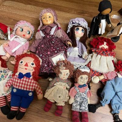 55 GROUP OF 12 SMALL FLOK ART DOLLS RAGGADY ANN & ANDY AMISH GERMAN
