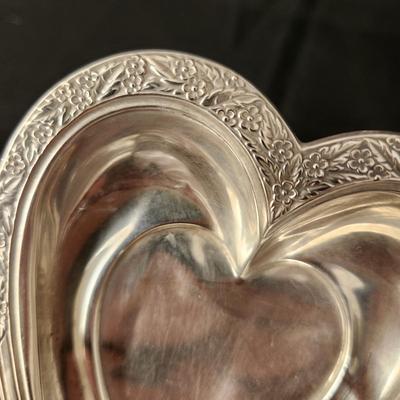 International Sterling Silver Heart Shape Tray 102 48-1