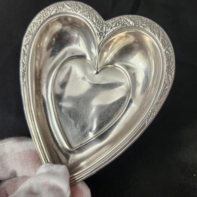 International Sterling Silver Heart Shape Tray 102 48-1