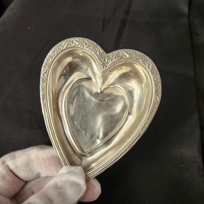 International Sterling Silver Heart Shape Tray 102 48-1