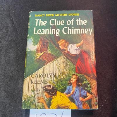 Vintage Nancy Drew Mystery