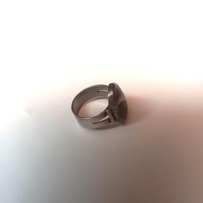STERLING SILVER RING WITH A CRESCENT STONE