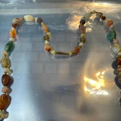 Vintage 34/35" Agate/Quartz Bright Color Chip Bead Necklace in Good Preowned Condition.