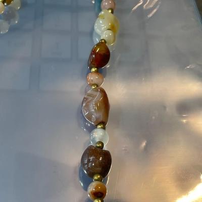 Vintage 34/35" Agate/Quartz Bright Color Chip Bead Necklace in Good Preowned Condition.