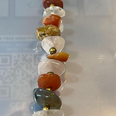 Vintage 34/35" Agate/Quartz Bright Color Chip Bead Necklace in Good Preowned Condition.