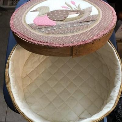 Vintage Antique Wooden Hat Box w/Needlepoint Lid 15" Diameter & 5.75" Tall Preowned from an Estate.