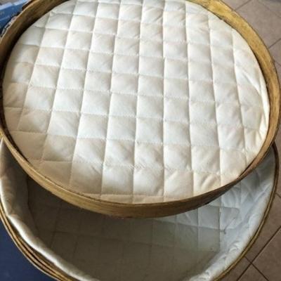Vintage Antique Wooden Hat Box w/Needlepoint Lid 15" Diameter & 5.75" Tall Preowned from an Estate.