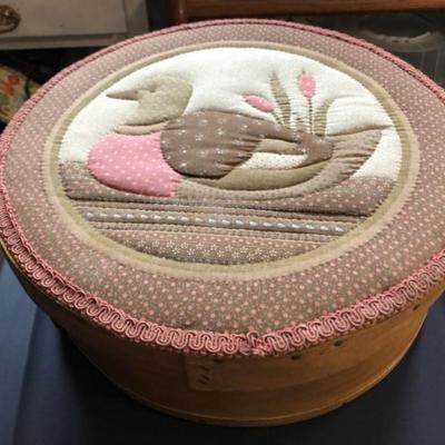 Vintage Antique Wooden Hat Box w/Needlepoint Lid 15" Diameter & 5.75" Tall Preowned from an Estate.