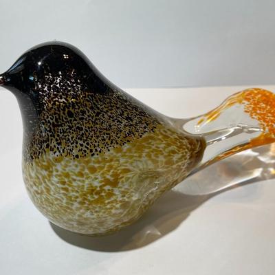 Vintage Art Glass Bird Figurine in VG Preowned Condition as Pictured.
