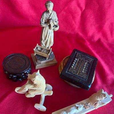 Wooden Bear carvings with movable pieces