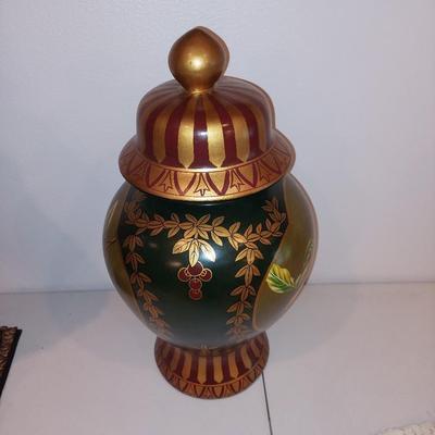 Ceramic fruit urn