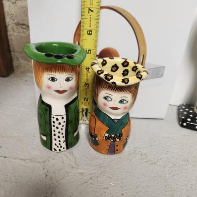 Quirky pottery and napkin holder