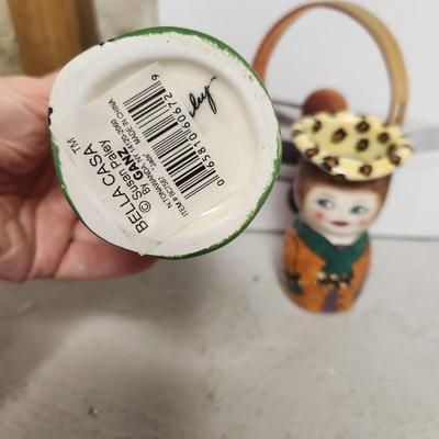 Quirky pottery and napkin holder
