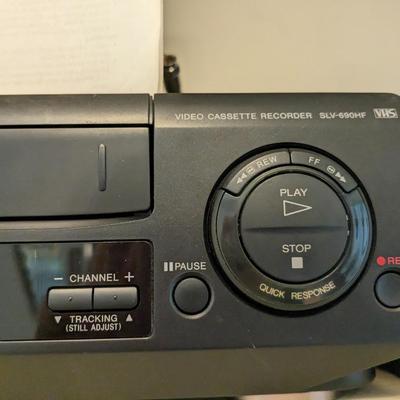 Sony DVD Player & Vtg Realistic 6 Disc CD Player
