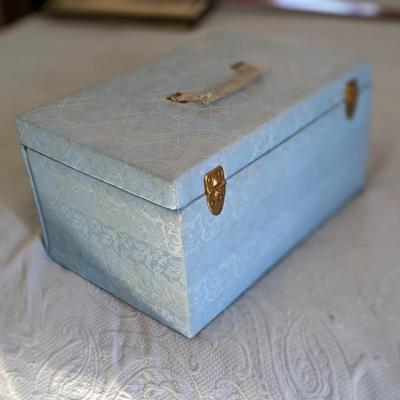Lovely Vintage Packed Sewing Kit