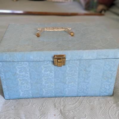 Lovely Vintage Packed Sewing Kit