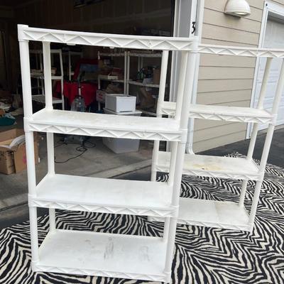 2-4 shevled racks ajustable