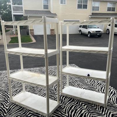 2-4 shevled racks ajustable