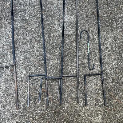 Wild Birds Unlimited Double Crook Pole, Shepherds Hooks & More (FY-RG)