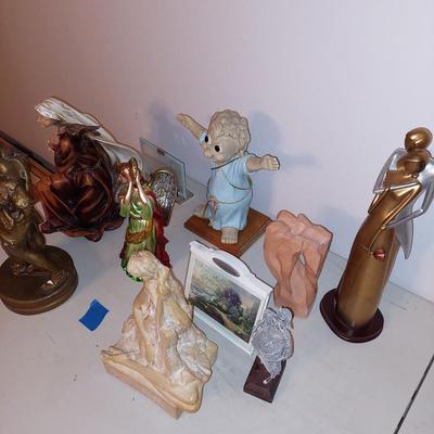 Statue lot