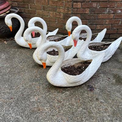 Swan Planters & Yard Art (G-RG)