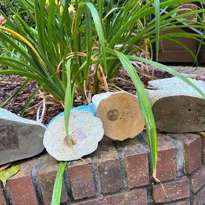 Swan Planters & Yard Art (G-RG)