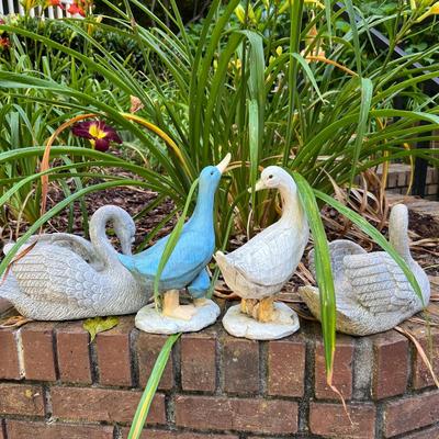Swan Planters & Yard Art (G-RG)