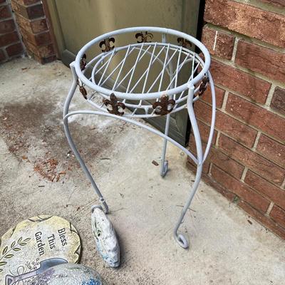 Garden/Front Entry Decor (G-RG)