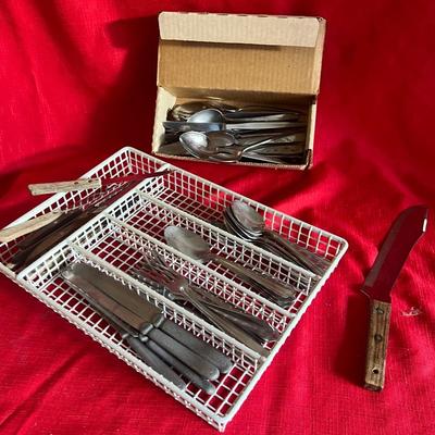 Variety of silver rare, a couple of different sets and designs, including steak knives and Knife along with tray