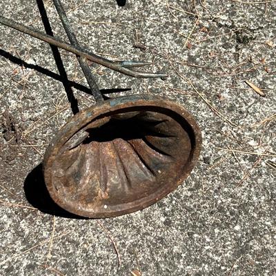 Metal Rooster & Heron Statues (G-RG)