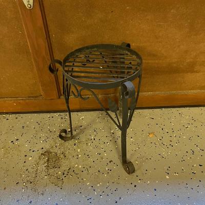 Metal Plant Stands (G-RG)