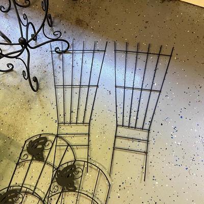 Trellis, Fence, Plant Stand Hangers & More (G-RG)