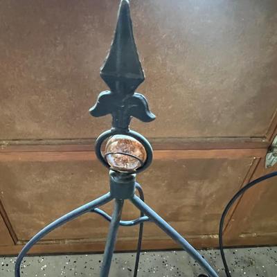 Trellis, Fence, Plant Stand Hangers & More (G-RG)