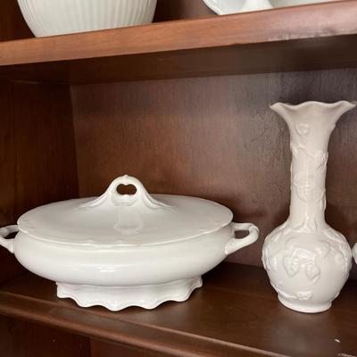 White China lot (Hall China piece)