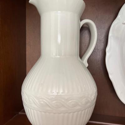 White China lot (Hall China piece)