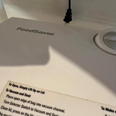 Food saver sealer keeps food items fresh