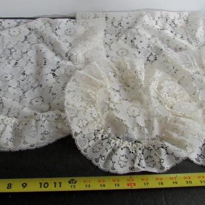 Modern Lace Table Runners and Doilies
